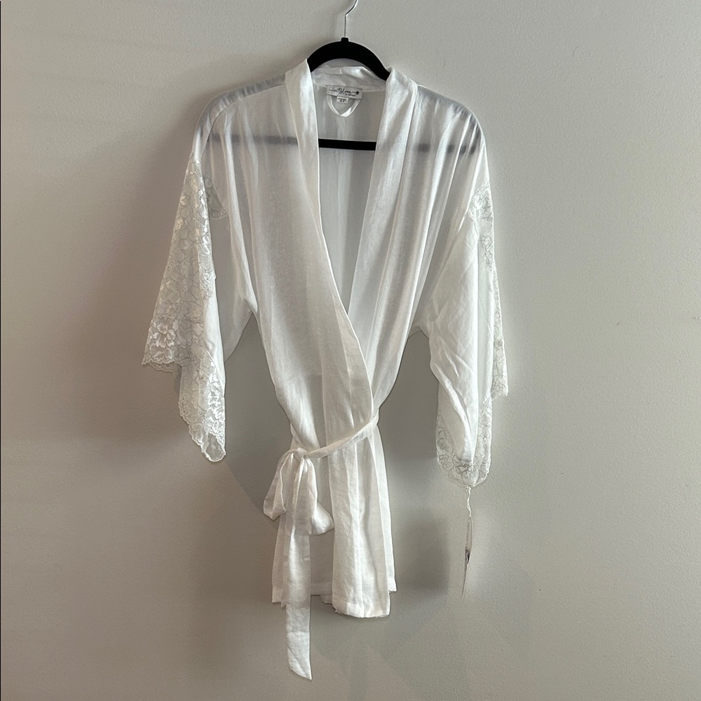 Lace-Trim Satin Kimono Robe - White